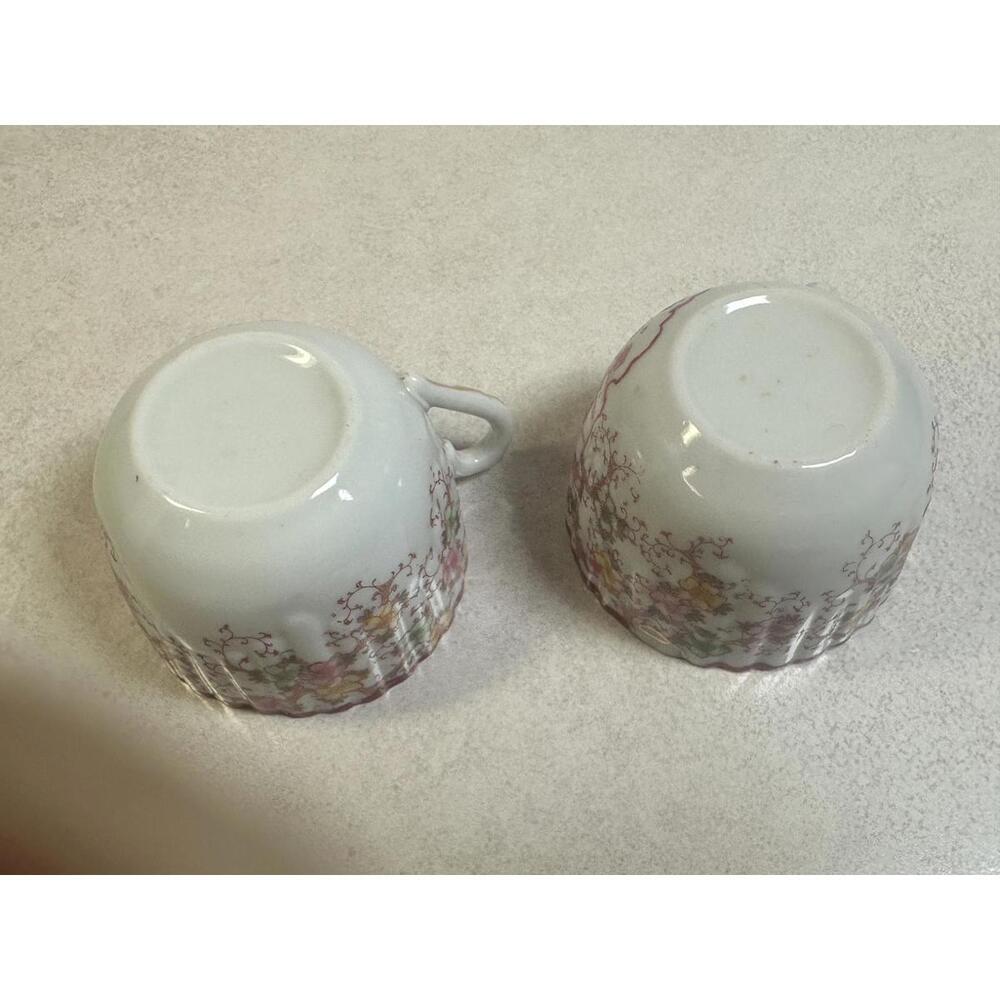 VTG Japanese Hand Painted Geisha Tea Cups & Saucers Pair Red Trim Moriage Style - Picture 4 of 7